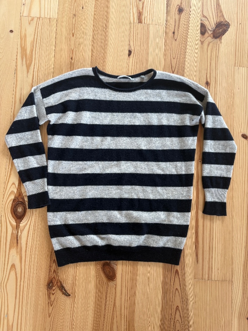 Vince Gray & Black Striped Crewneck Knit Sweater Size S